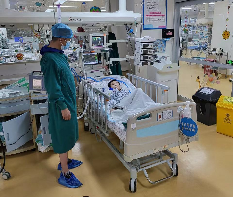 兴城市跨省救护车出租公司